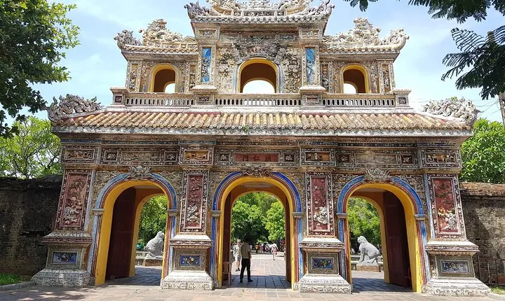 Hue Luxury Group Tour- Hue Daily Small Group Tour