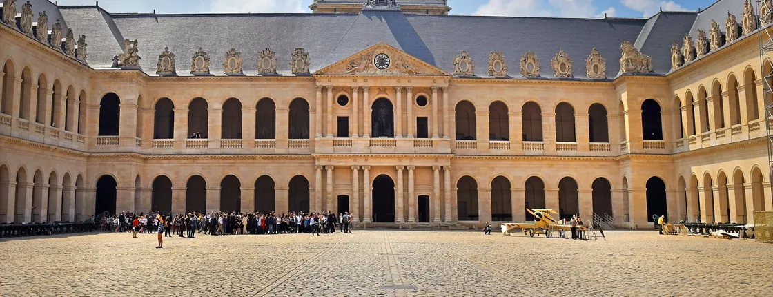 French military history tour of l'Hotel des Invalides