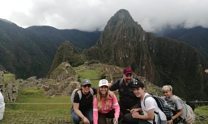 2-Day Tour: Sacred Valley and Machu Picchu by Train