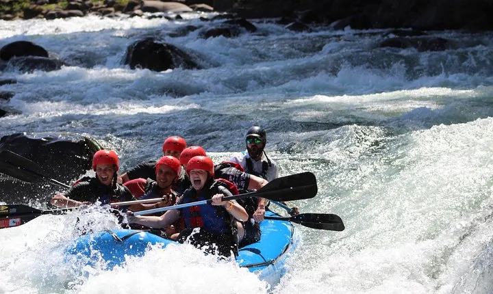 Arenal White Water Rafting + Free Photos + Free lunch