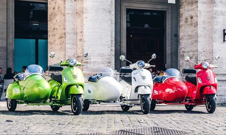Vespa Sidecar Tour in Rome with Cappuccino