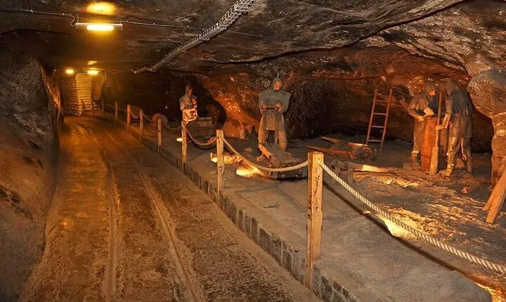 From Krakow to Salt Mine Wieliczka Tour with Guide