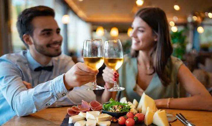 Tasting of 3 Italian wines at Café Rinaldi in Regensburg