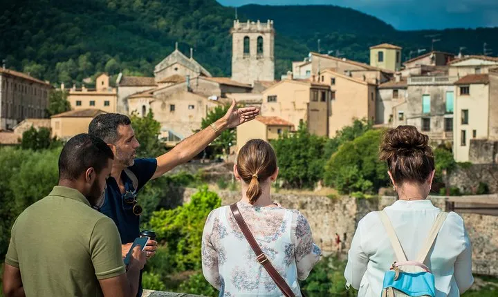 Medieval Three Villages Small Group Day Trip from Barcelona