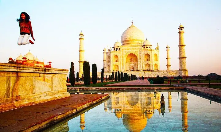 Same Day Taj Mahal and Agra Tour from Ahmedabad with Flights