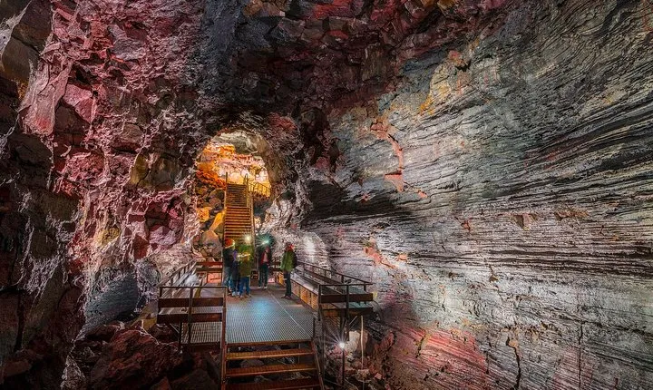 The Lava Tunnel Tour with Transfer from Reykjavik
