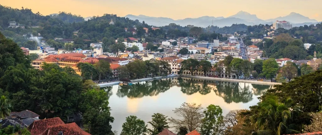 Airport Transfer - Katunayaka Airport to Kandy