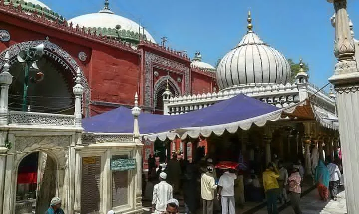 A walk through the historical neighbourhood of Nizammudin West