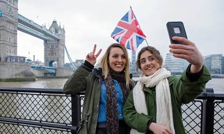 7 Walking Tours of London - Interactive AI Chat and Audio Guide