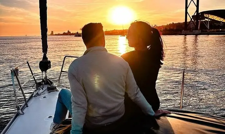 Sunset Boat Tour in Lisbon with Wine
