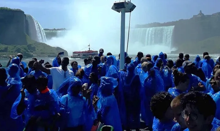 2-Day Tour from NY Niagara Museum of Glass and Outlets