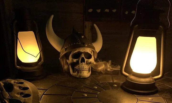 Bundle: 1-Hour Axe Throwing + Escape Room