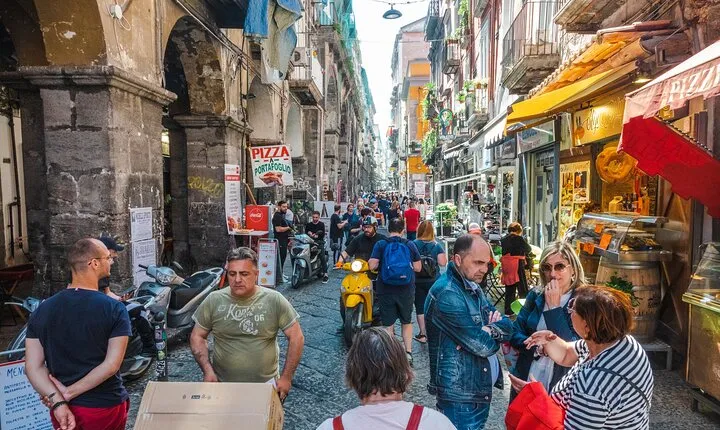 Mamma mia! Naples Small Group Tour: Legends, History & Folklore