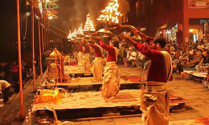 Varanasi: 2 Days Tour Package With Boat Ride