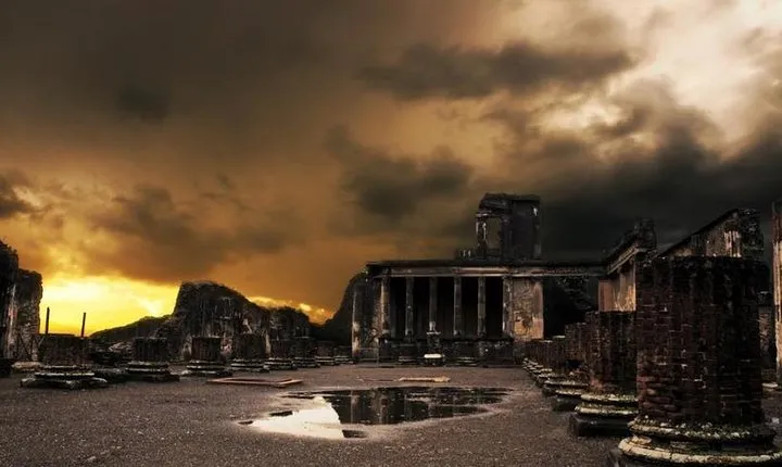 Day Trip from Naples: Pompeii and Herculaneum - private tour