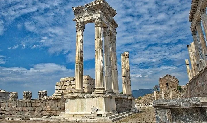 Pergamon Tour from Izmir City by Khalid