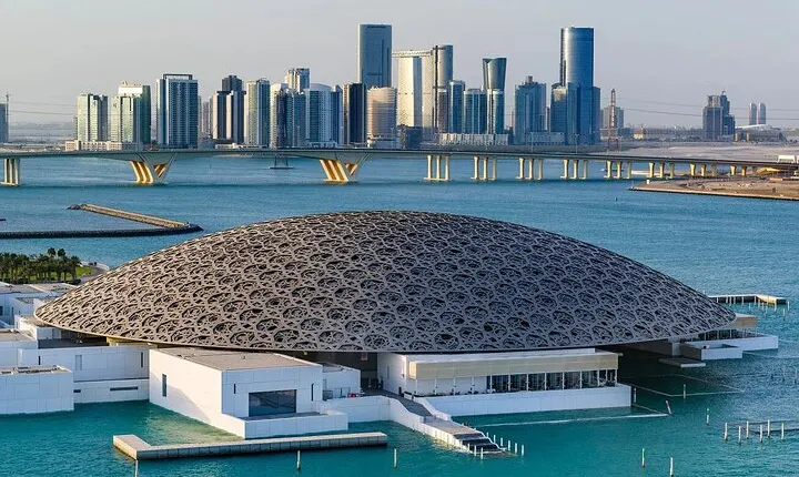 Abu Dhabi Sightseeing Tour with Guide and Car