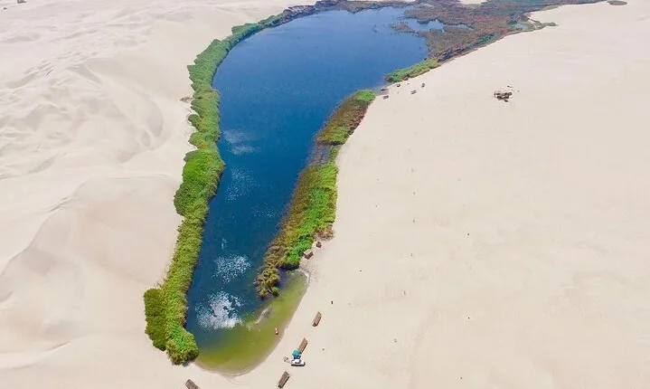 6-Hour Moron Lagoon Desert Guided Tour from Ica