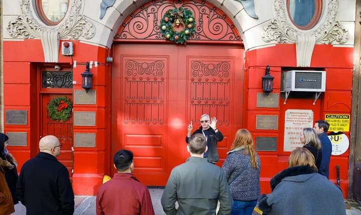 Christmas City Light Walking Tour in New York