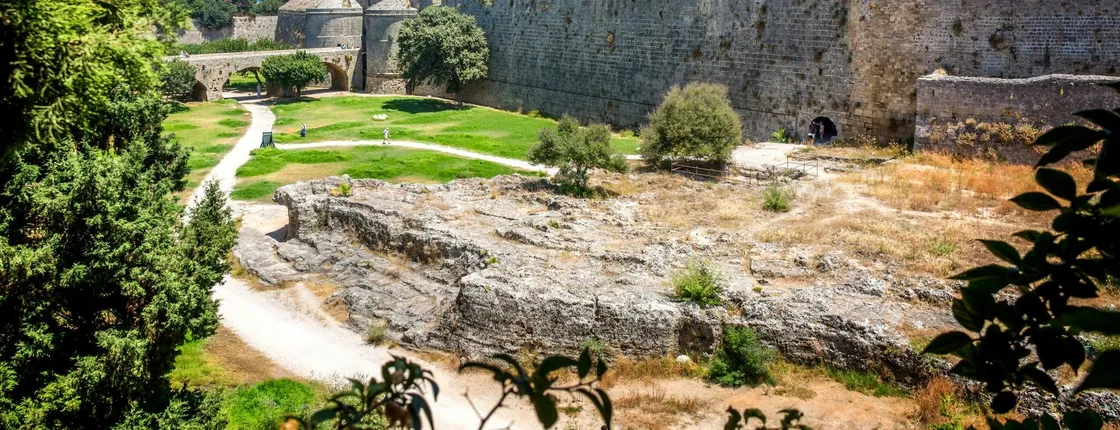 Lindos Acropolis & Rhodes Old Town Highlights Tour