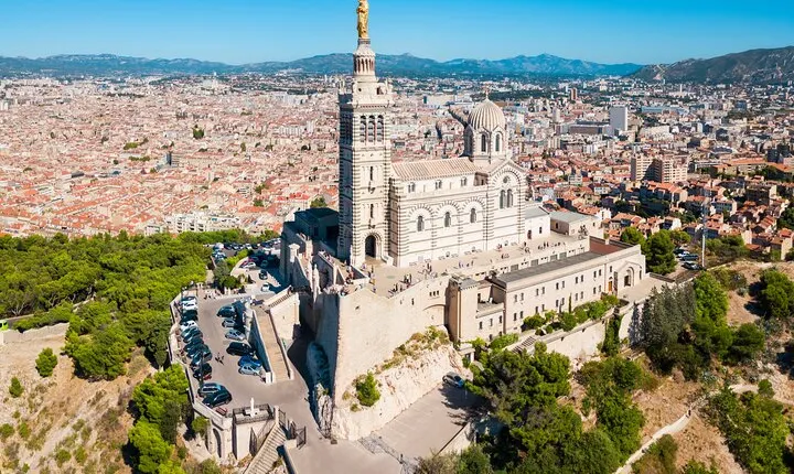 Private transfer from Nice to Marseille, 2 hour Stop in Cannes