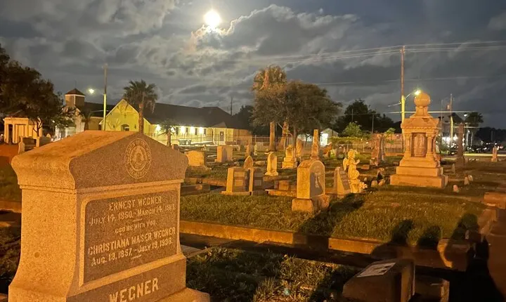Galveston's Haunted Cemetery Walking Tour