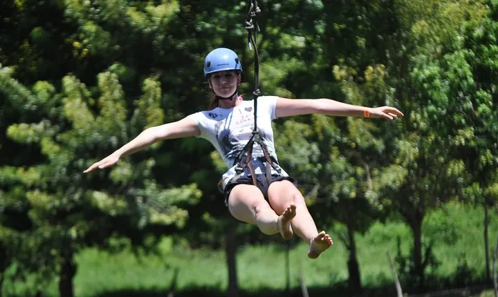 Zipline, Optional Monkeys/Sloths/Macaws Visit & West Bay Beach Resort: Roatan,HN