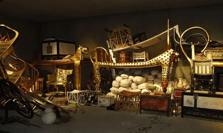 The pyramids & Museum day tour