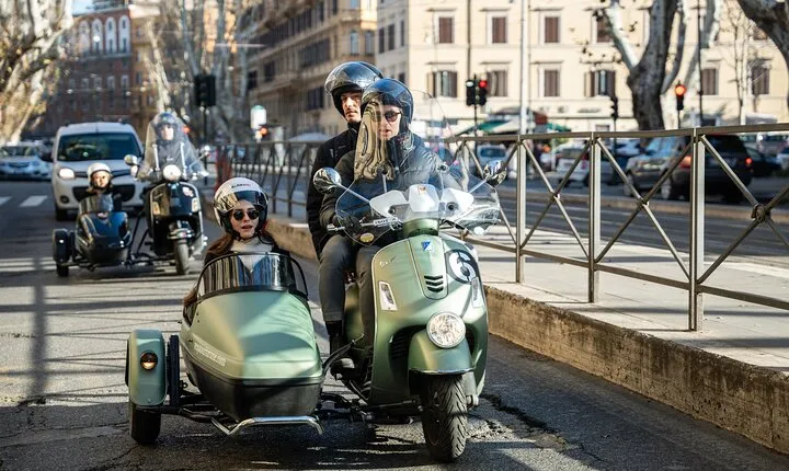 Vespa Sidecar Tour at Day/Night with Pickup