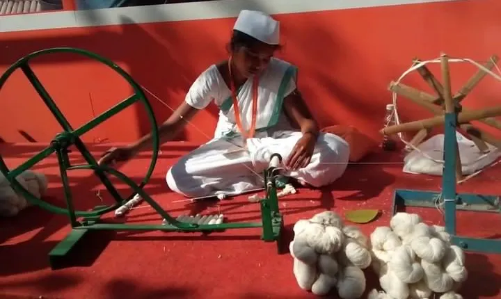 Half-Day New Delhi Khadi and Handicraft Private Tour