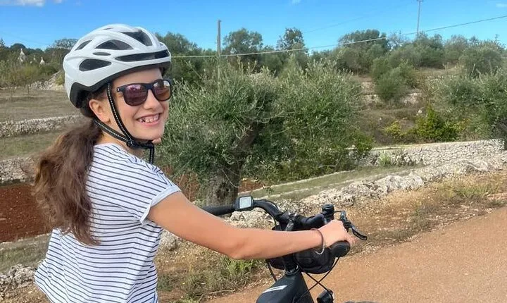 Alberobello in e-bike. Trulli, countryside, mill and donkeys