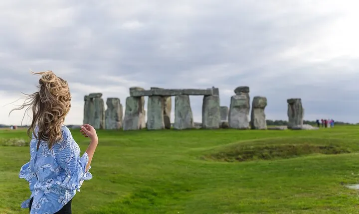 Heritage and Majesty: Private Full-Day Tour from Southampton