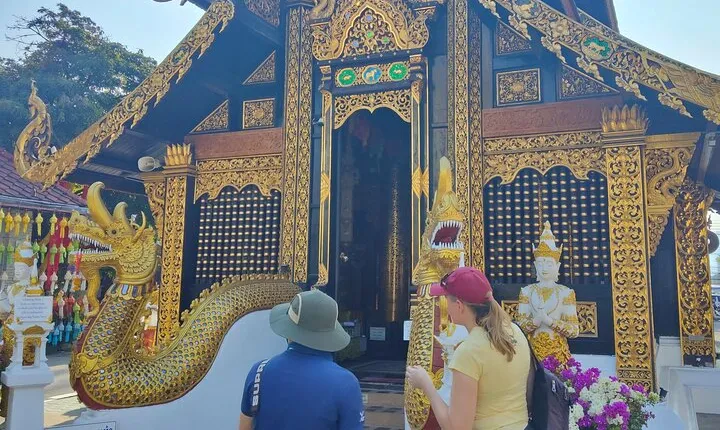 Chiang Mai Old City Temples & Streetfood Small Group Tour 2Hrs