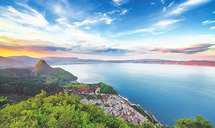 Kunming Private Round Trip Transfer to Fuxianhu Lake