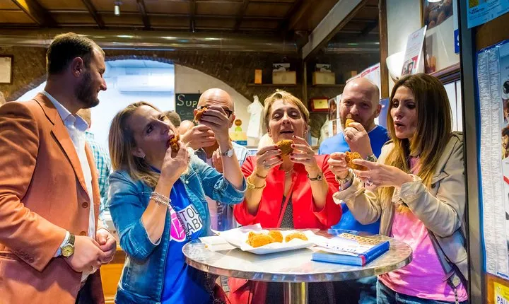 Local Food and Wine Walking Tour around Rome