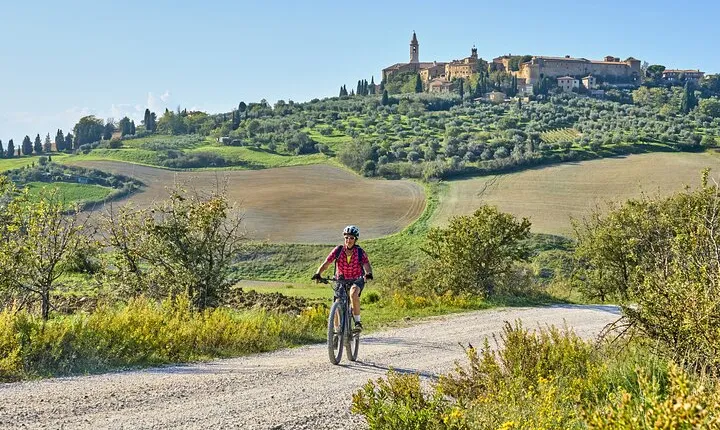 Pienza and Val d'Orcia PRIVATE E-bike Tour + Pick Up & Drop Off