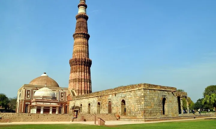 Exciting New and Old Delhi tour with lunch option