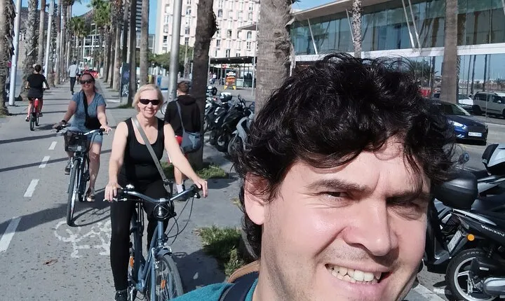 Barcelona highlights bike tour