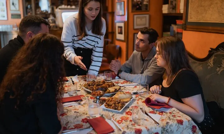 Traditional Jewish Ashkenazi Food Tour in Krakow