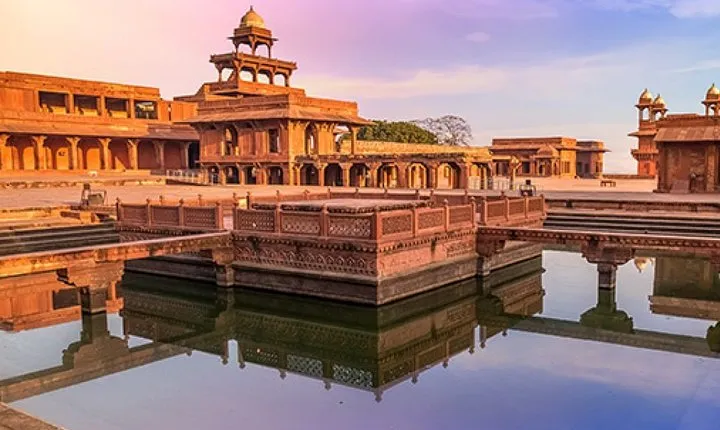 from Delhi :-Private Day Tour of Taj Mahal With Fatehpur Sikri