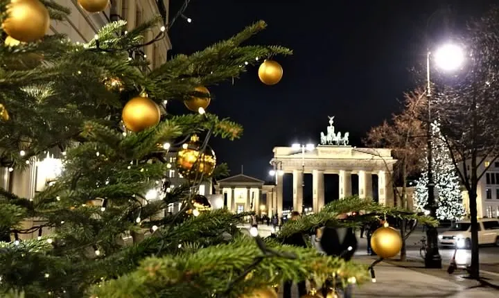 Berlin Christmas Lights Live Tour + Mulled Wine & Gingerbread