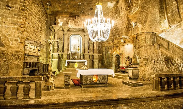 Krakow Vistula Cruise and Wieliczka Salt Mine Guided Tour