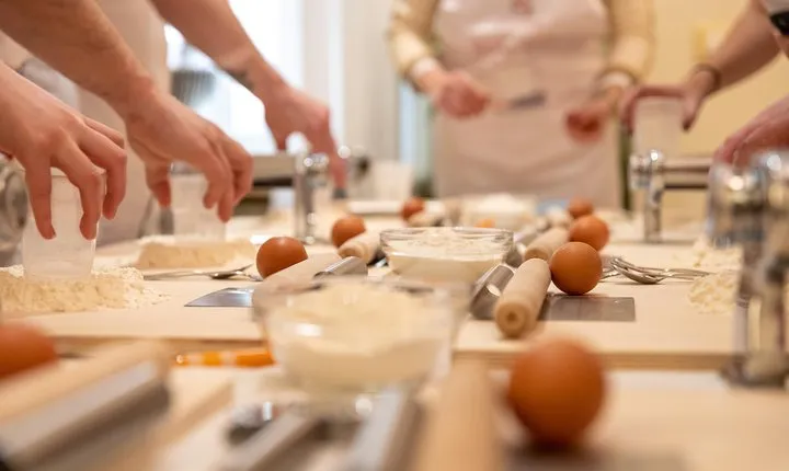 Cesarine: Small group Pasta and Tiramisu class in Montepulciano