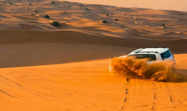 Premium Desert Safari Dubai – Luxury Adventure & Shows