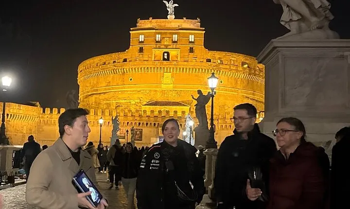 Dark Legends and Ghost Stories Night Walking Tour in Rome