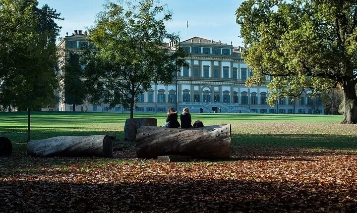 Milan to Monza Private and Customizable Half Day Tour 