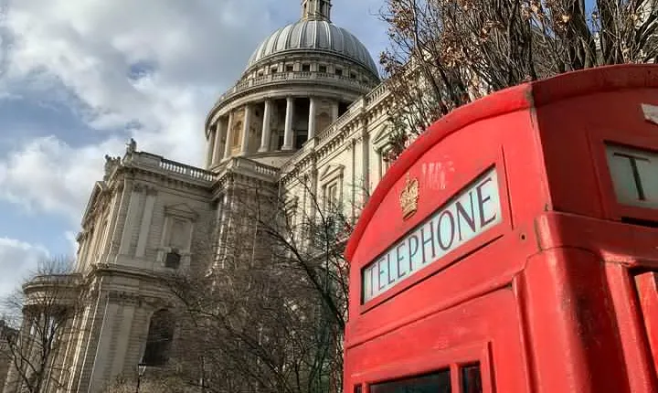 Mamma Mia! Best of London Sightseeing Walking Tour for Kids and Families