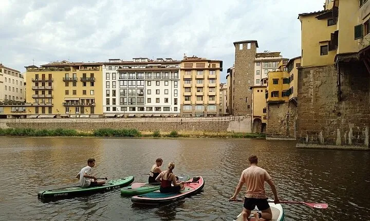 One-oar Surfing on the Arno River from Florence