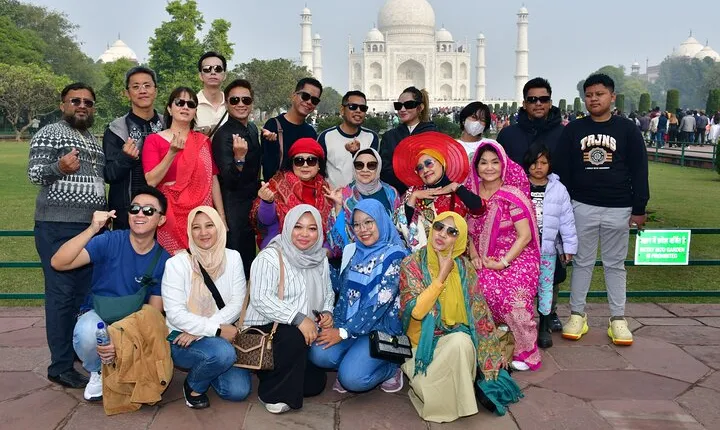 From Delhi: Private Taj Mahal, Baby Taj & Agra Fort Day Trip