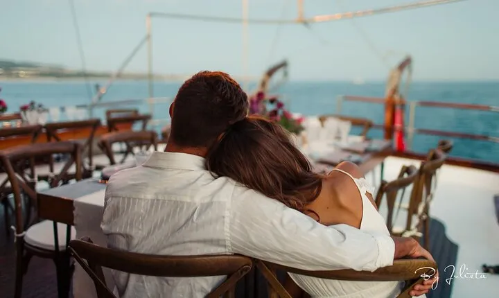 Cabo San Lucas Luxury Sailing Yacht and Dinner with a Chef